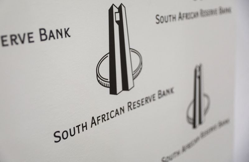 &copy; Reuters.  ９月２８日、南アフリカ準備銀行（中央銀行）が発表した第２・四半期の海外からの直接投資は５３８億ランド（２８億ドル）で、第１・四半期の５億ランドから増加した。写真は同銀の