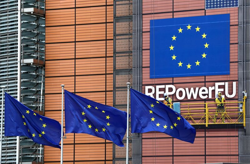 &copy; Reuters. Des drapeaux européens devant la Commission européenne à Bruxelles. /Photo prise le 20 septembre 2023/REUTERS/Yves Herman