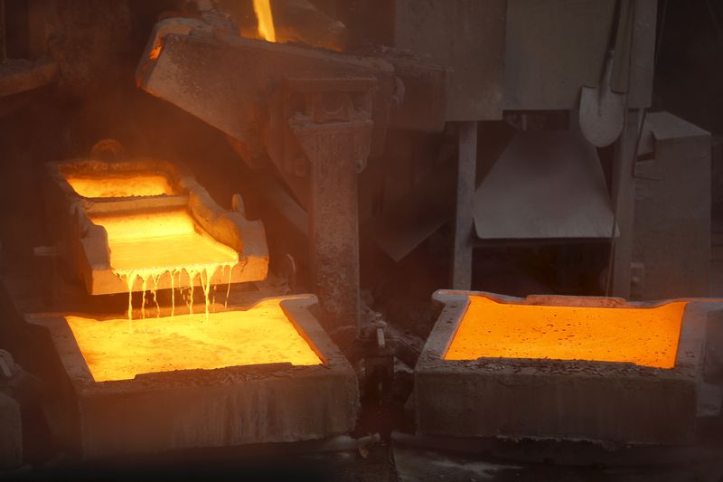 &copy; Reuters. FOTO DE ARCHIVO: Vista de la planta de cátodos de cobre de ENAMI (Empresa Nacional de Minería) en el pueblo de Tierra Amarilla, cerca de la ciudad de Copiapó, al norte de Santiago, Chile. 15 de diciembre, 2015. REUTERS/Ivan Alvarado