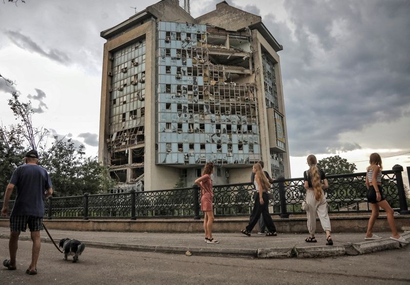 &copy; Reuters. FILE PHOTO: A view shows a building of Ukraine's Black Sea Danube shipping company destroyed during a Russian drone strike, amid Russia's attack on Ukraine, in Izmail, Odesa region, Ukraine August 2, 2023. REUTERS/Nina Liashenko/File Photo