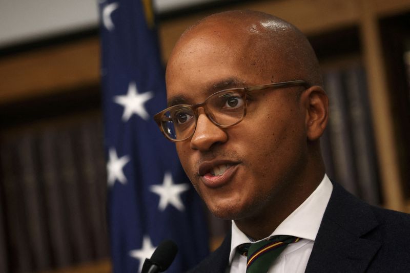 &copy; Reuters. FILE PHOTO: U.S. Attorney for the Southern District of New York Damian Williams speaks at a press conference in Manhattan in New York City, New York, U.S., July 13, 2023. REUTERS/Mike Segar/File Photo