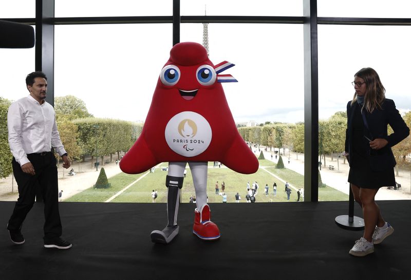 &copy; Reuters. Mascote dos Jogos Paraolímpicos Olímpicos de Paris 2024, o Phryge é visto durante a coletiva de imprensa
28/08/2023
REUTERS/Benoit Tessier