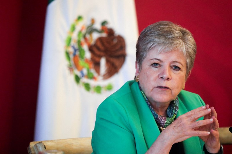 &copy; Reuters. FOTO DE ARCHIVO: La nueva canciller de México, Alicia Bárcena Ibarra, sostiene una reunión con medios de comunicación en la sede de la Secretaría de Relaciones Exteriores, en la Ciudad de México, México. 14 de julio, 2023. REUTERS/Raquel Cunha/Arch