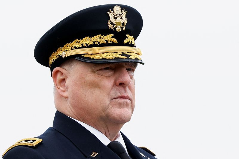 © Reuters. 20th Chairman of the Joint Chiefs of Staff General Mark A. Milley reacts on the day of the Armed Forces Farewell Tribute in honor of General Milley and an Armed Forces Hail in honor of General Brown, at Summerall Field at Joint Base Myer-Henderson Hall, Arlington, Virginia, U.S., September 29, 2023. REUTERS/Evelyn Hockstein