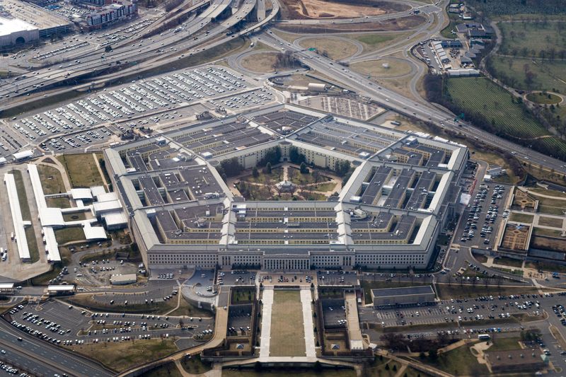 © Reuters. FILE PHOTO: The Pentagon is seen from the air in Washington, U.S., March 3, 2022, more than a week after Russia invaded Ukraine. REUTERS/Joshua Roberts/File Photo