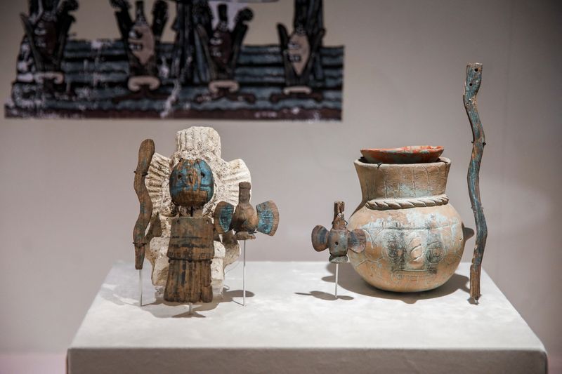 &copy; Reuters. Raras piezas aztecas talladas en madera exhibidas en el Museo del Templo Mayor de la Ciudad de México. Septiembre 27, 2023. REUTERS/Raquel Cunha