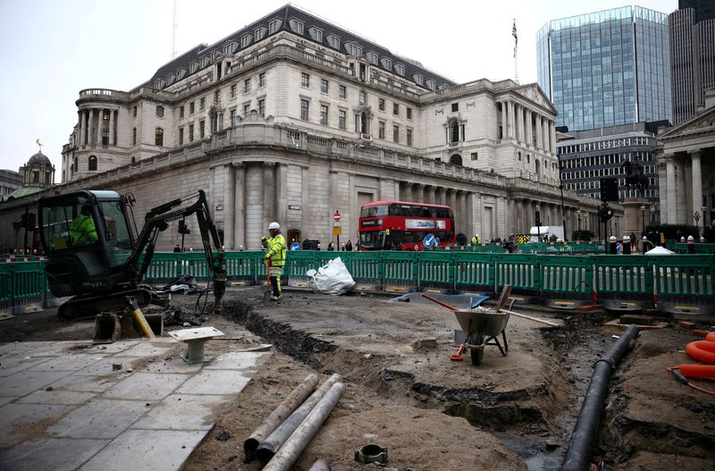 &copy; Reuters. FILE PHOTO: Road construction workers carry out work outside the Bank of England in the City of London financial district, in London, Britain, January 26, 2023. REUTERS/Henry Nicholls/File Photo