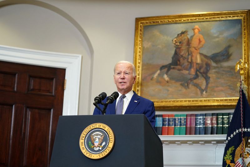 &copy; Reuters. U.S. President Joe Biden makes a statement about the stopgap government funding bill passed by the U.S. House and Senate to avert a government shutdown at the White House in Washington, U.S., October 1, 2023. REUTERS/Bonnie Cash