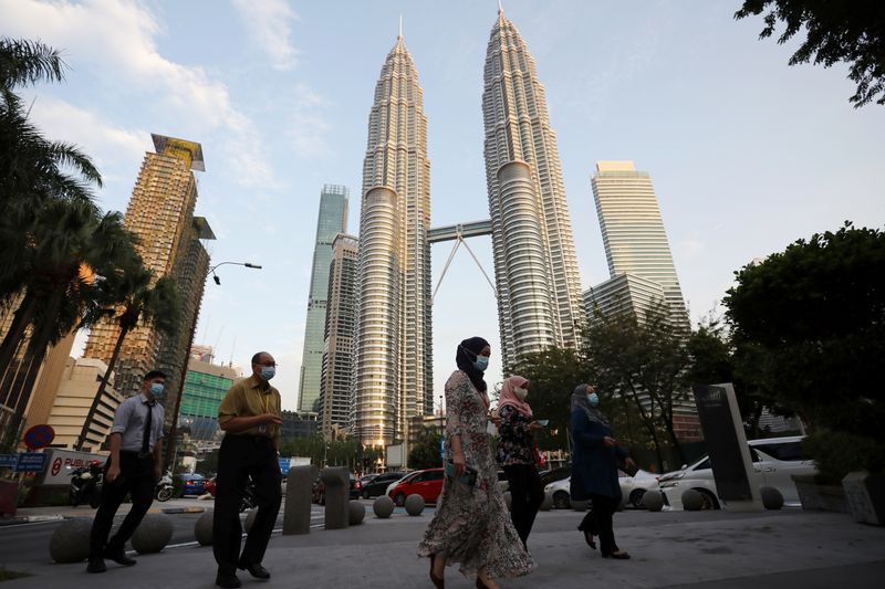Malaysia sees greater savings from shift to targeted subsidy system – Bloomberg, citing minister