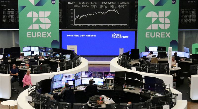 &copy; Reuters. The German share price index DAX graph is pictured at the stock exchange in Frankfurt, Germany, September 29, 2023.    REUTERS/Staff