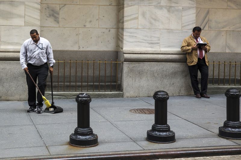 &copy; Reuters. L'extérieur de la Bourse de New York. /Photo d'archives/REUTERS/Lucas Jackson  