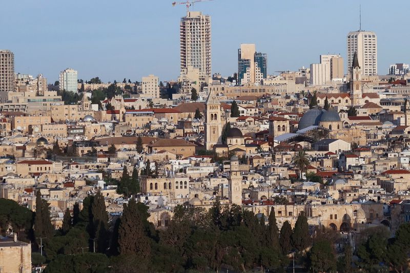 &copy; Reuters. Vista do Monte das Oliveiras com igreja do Santo Supulcro na Cidade Velha de Jerusalém
15/04/2023
REUTERS/Mustafa Abu Ganeyeh