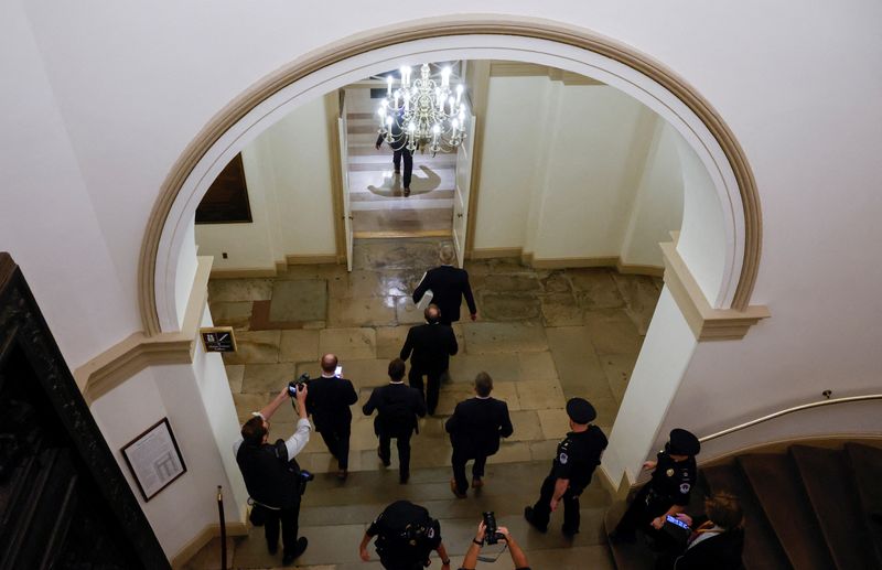 &copy; Reuters. Kevin McCarthy deixando o Capitólio em Washington, EUA
3/10/2023 REUTERS/Jonathan Ernst/Arquivo