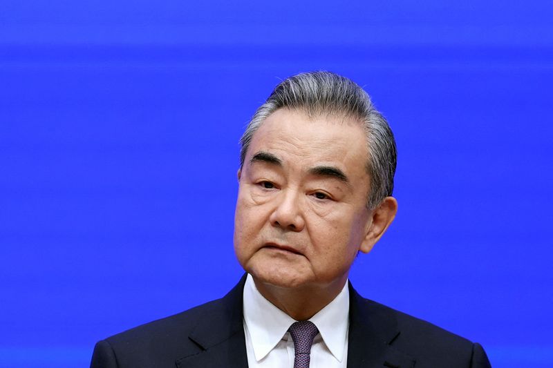 &copy; Reuters. FOTO DE ARCHIVO. El Ministro de Relaciones Exteriores de China, Wang Yi, asiste a una conferencia de prensa, en Pekín, China, el 26 de septiembre de 2023. REUTERS/Shubing Wang