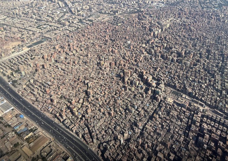 &copy; Reuters. A view from an airplane window of buildings in a densely populated area, in Cairo, Egypt, May 2, 2023. REUTERS/Mohamed Abd El Ghany/File photo