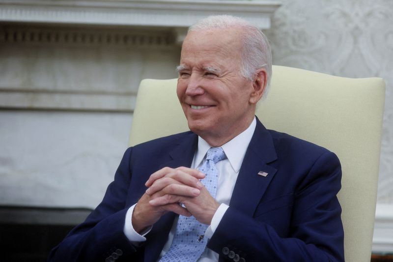 Biden: had no choice on building new barriers on border