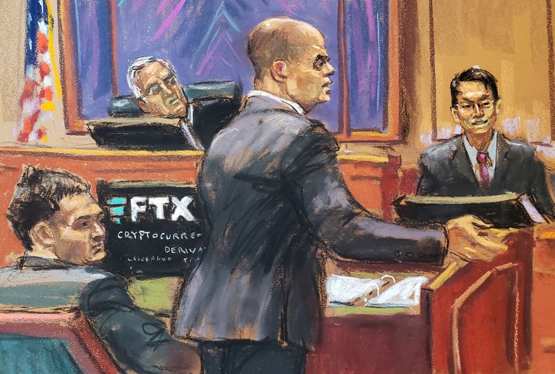 © Reuters. Sam Bankman-Fried listens as Assistant U.S. Attorney Nicolas Roos questions Gary Wang during Bankman-Fried's fraud trial over the collapse of FTX, the bankrupt cryptocurrency exchange, at Federal Court in New York City, U.S., October 6, 2023, in this courtroom sketch. REUTERS/Jane Rosenberg