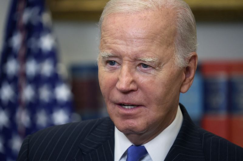 &copy; Reuters. U.S. President Joe Biden speaks about the September Jobs Report and National Manufacturing Day in the Roosevelt room at the White House in Washington, U.S., October 6, 2023. REUTERS/Leah Millis