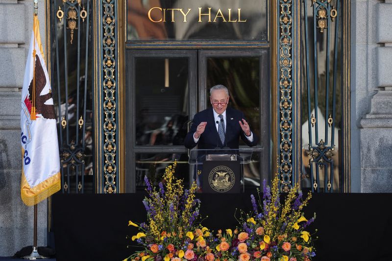 &copy; Reuters. زعيم الأغلبية في مجلس الشيوخ الأمريكي تشاك شومر يتحدث في مدينة سان فرانسيسكو بالولايات الأمريكية بتاريخ الخامس من أكتوبلا تشرين الأول 2023. ت