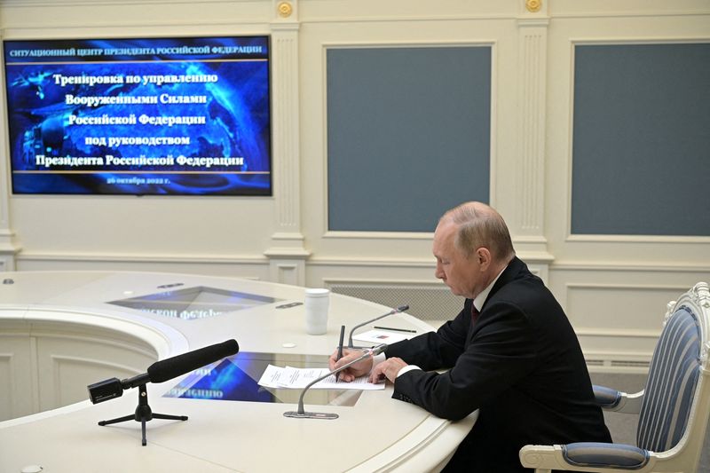 &copy; Reuters. FILE PHOTO: Russian President Vladimir Putin observes exercises held by Russia's strategic nuclear forces, as he takes part in a video link in Moscow, Russia October 26, 2022. Sputnik/Alexei Babushkin/Kremlin via REUTERS/File Photo