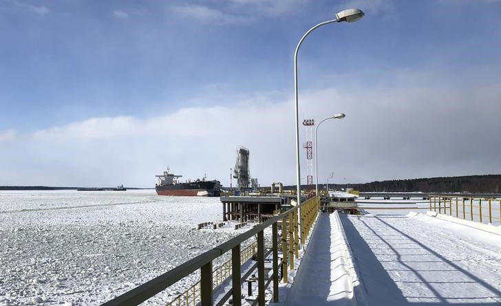 &copy; Reuters. Imagem de arquivo das instalações de exportação energética do porto do Mar Báltico de Primorsk, Rússia. 26 de fevereiro de 2018. REUTERS/Vladimir Soldatkin
