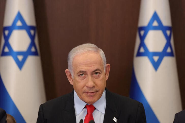 &copy; Reuters. Imagen de archivo del primer ministro israelí, Benjamin Netanyahu, durante una reunión del gabinete en Jerusalén. 27 septiembre 2023. Abir Sultan/Pool vía Reuters