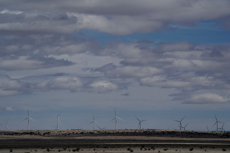 &copy; Reuters. A general view of GE Renewable Energy wind turbines, part of Pattern Energy’s Western Spirit Wind project, the largest wind project in the U.S., near Encino, New Mexico, U.S., March 15, 2023. REUTERS/Bing Guan/File Photo