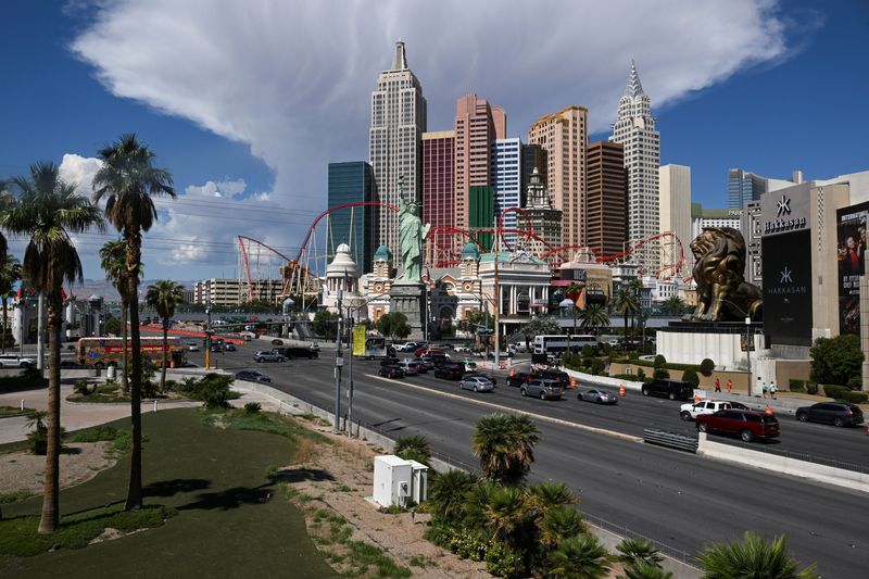 © Reuters. FILE PHOTO: The New York-New York hotel and casino, an MGM Resorts casino, is seen in Las Vegas, Nevada, September 13, 2023. REUTERS/Bridget Bennett/File Photo