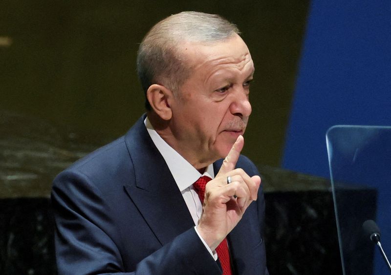 © Reuters. ‬‬الرئيس التركي رجب طيب أردوغان يلقي خطابا خلال اجتماعات الجمعية العامة للأمم المتحدة في نيويورك يوم 19 سبتمبر أيلول 2023 . تصوير : بريندان مكدرميد - رويترز .  