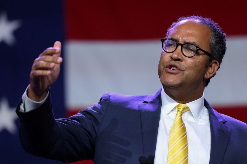 &copy; Reuters. FILE PHOTO: Republican presidential candidate Will Hurd speaks at the Republican Party of Iowa's Lincoln Day Dinner in Des Moines, Iowa, U.S., July 28, 2023. REUTERS/Scott Morgan/File Photo