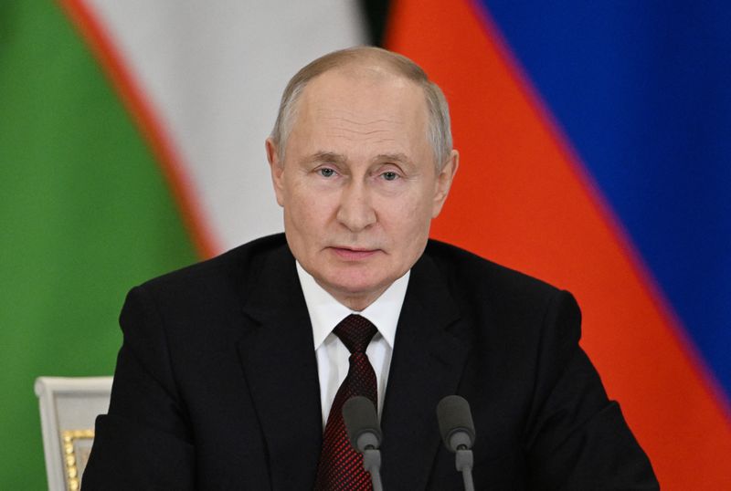 © Reuters. الرئيس الروسي فلاديمير بوتين في الكرملين بموسكو يوم السادس من أكتوبر تشرين الأول 2023. صورة لرويترز من ممثل لوكالات الأنباء.
