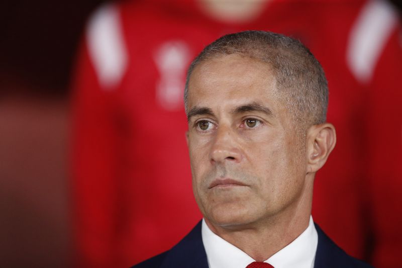 &copy; Reuters. Técnico da seleção da Albânia, Sylvinho, durante partida contra República Tcheca pelas eliminatórias para a Eurocopa
07/09/2023 REUTERS/David W Cerny