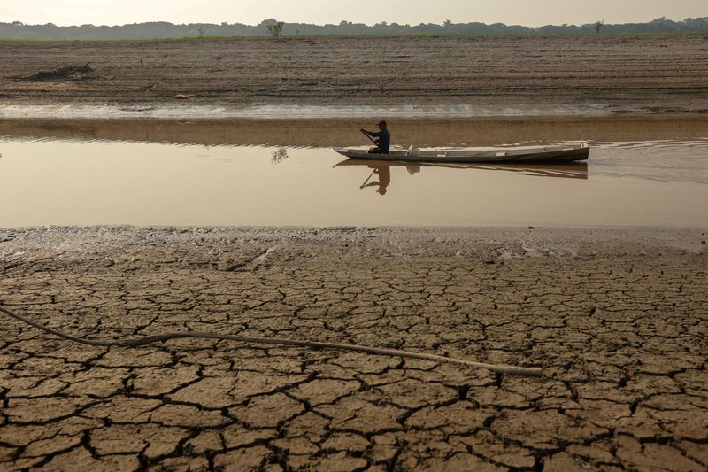 &copy; Reuters. Lago Puraquequara atingido pela seca, em Manaus
06/10/2023
REUTERS/Bruno Kelly