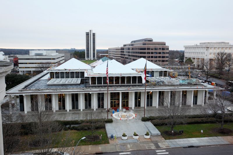 © Reuters. FILE PHOTO: North Carolina's Legislative Building seen in Raleigh, North Carolina, U.S. on December 19, 2016.  REUTERS/Jonathan Drake/File Photo