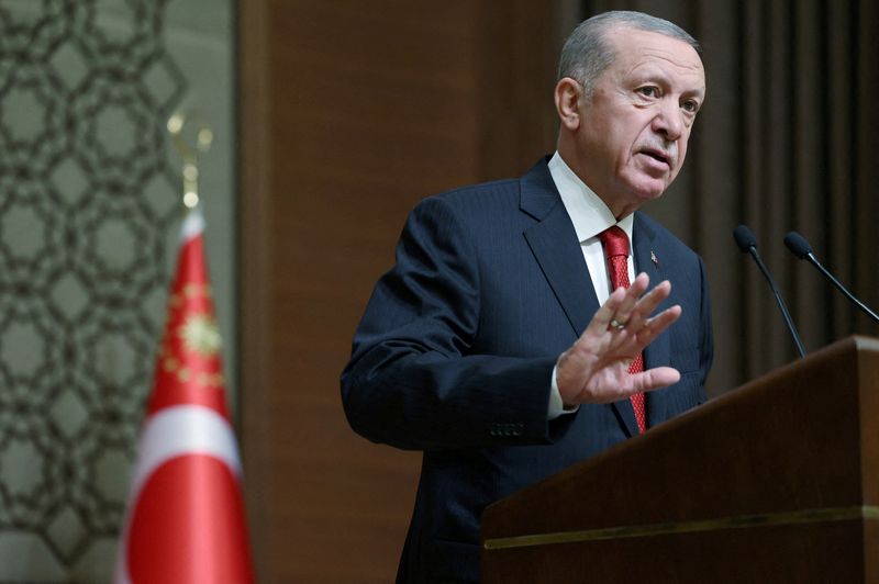 &copy; Reuters. 　１０月１０日、トルコのエルドアン大統領は、パレスチナ自治区ガザを実効支配するイスラム組織ハマスとイスラエルの衝突について、ロシアのプーチン大統領と電話協議した。写真はア