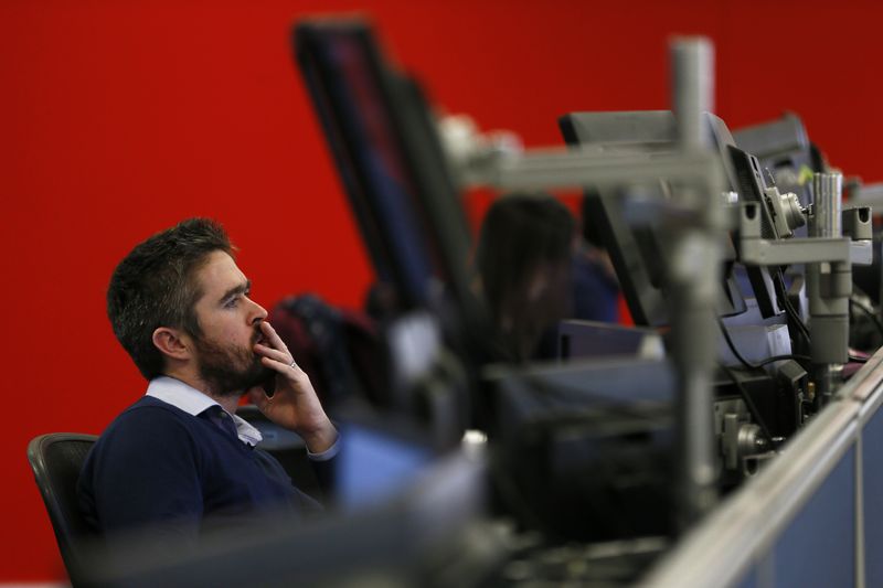 &copy; Reuters. Un trader à Londres, en Grande-Bretagne. /Photo prise le 14 janvier 2016/REUTERS/Stefan Wermuth