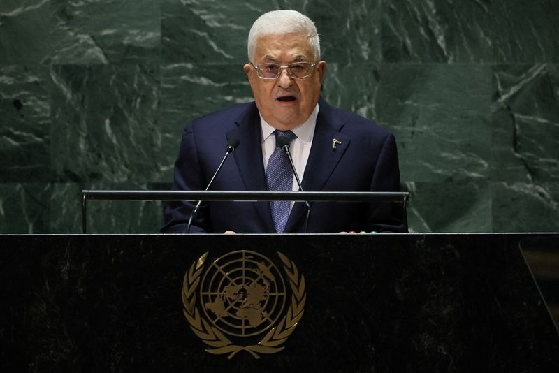&copy; Reuters. الرئيس الفلسطيني محمود عباس يتحدث خلال جلسة للجمعية العامة للأمم المتحدة في نيويورك يوم 21 سبتمبر أيلول 2023. تصوير: بريندان مكدرميد - رويترز.