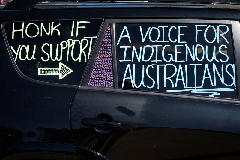 &copy; Reuters. FILE PHOTO: Writing on a car displays support for the 'Yes' vote in Australia's upcoming referendum on Indigenous issues, at a car park in Alice Springs, Australia, September 17, 2023.  REUTERS/Jaimi Joy/File Photo
