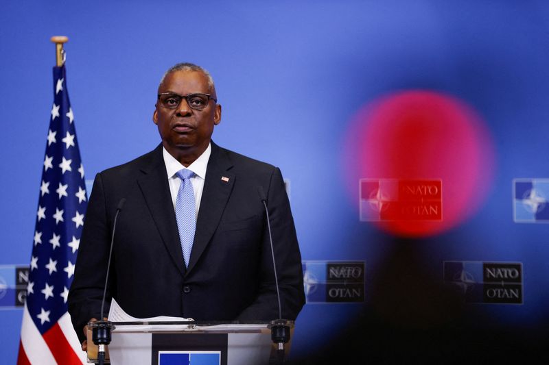 &copy; Reuters. U.S. Defence Secretary Lloyd Austin speaks to the media during a NATO Defence Ministers' meeting at the Alliance's headquarters in Brussels, Belgium October 12, 2023. REUTERS/Johanna Geron