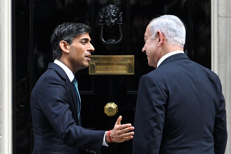 &copy; Reuters. FILE PHOTO: British Prime Minister Rishi Sunak welcomes Israeli Prime Minister Benjamin Netanyahu at Downing Street in London, Britain March 24, 2023. REUTERS/Toby Melville/File Photo