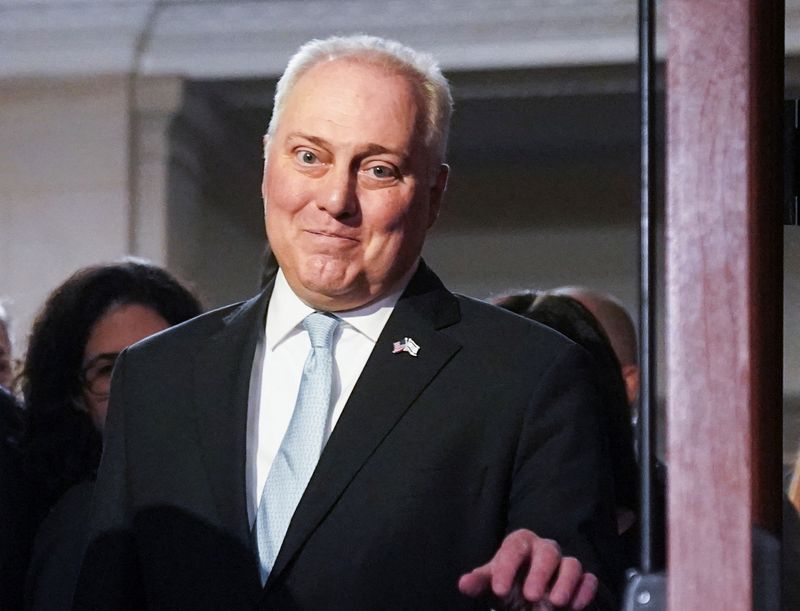 &copy; Reuters. House Majority Leader Steve Scalise (R-LA) is pursued by reporters after he won a majority of votes in the House Republican caucus to become their nominee for next Speaker of the House during a Republican meeting held behind closed doors in the Longworth 