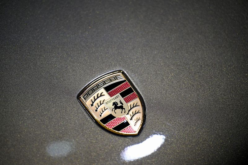 &copy; Reuters. FILE PHOTO: A Porsche logo is seen on a vehicle displayed during an event a day ahead of the official opening of the 2023 Munich Auto Show IAA Mobility, in Munich, Germany, September 4, 2023. REUTERS/Angelika Warmuth/File photo