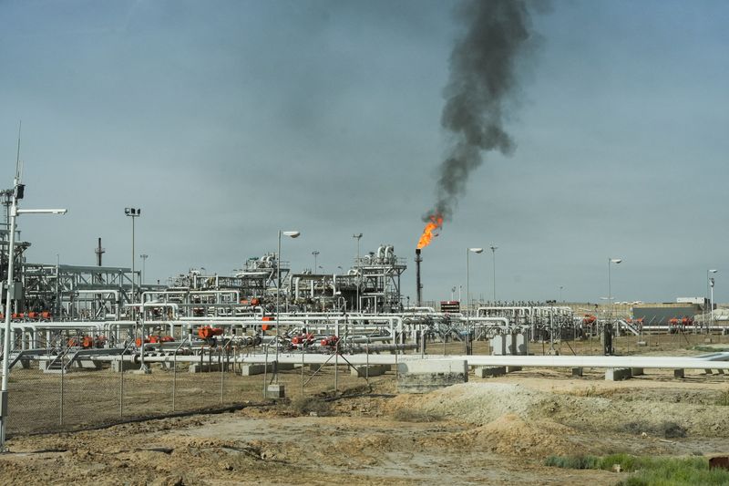 &copy; Reuters. مشهد يظهر حقل مجنون النفطي بالقرب من البصرة في العراق يوم 12 مايو أيار 2023. تصوير: عصام السوداني - رويترز.