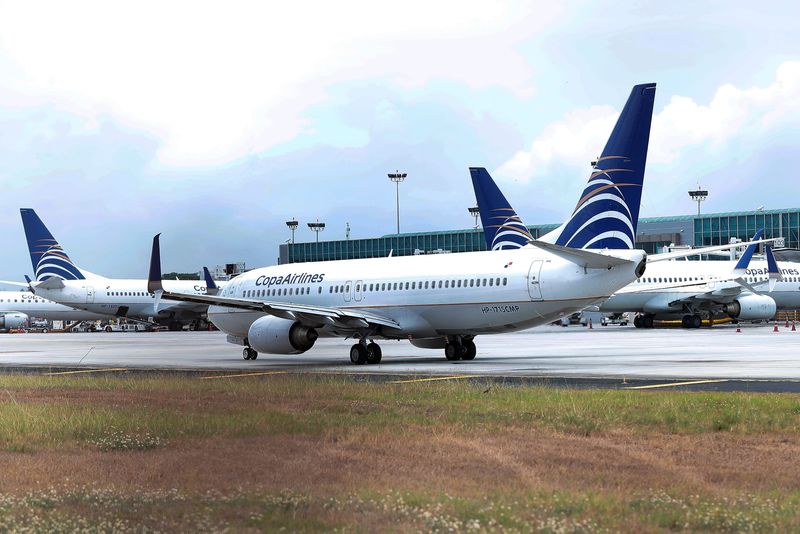 &copy; Reuters. Aviões da Copa Airlines no Aeroporto Internacional de Tocumen, na Cidade do Panama, em março de 2020
REUTERS/Erick Marciscano