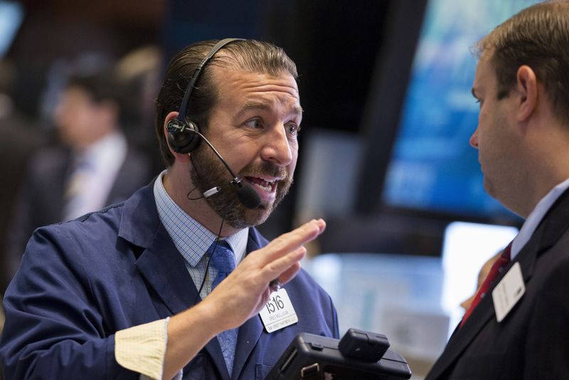 &copy; Reuters. Un trader de la Bourse de New York, aux Etats-Unis. /Photo prise le 1er septembre 2015/REUTERS/Lucas Jackson