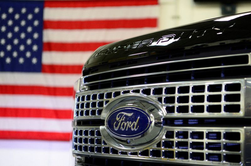 &copy; Reuters. FILE PHOTO: A newly remodeled Ford F250 Super Duty truck is displayed at the new Louisville Ford truck plant in Louisville, Kentucky, U.S. September 30, 2016.  REUTERS/Bryan Woolston/File Photo