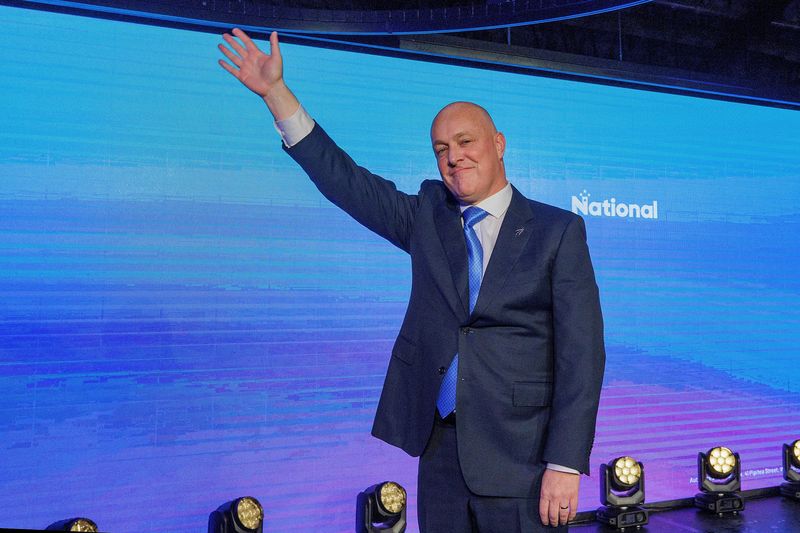 &copy; Reuters. Christopher Luxon, Leader of the National Party waves to supporters at his election party after winning the general election to become New Zealand’s next prime minister in Auckland, New Zealand, October 14, 2023. REUTERS/David Rowland