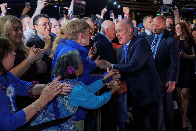 © Reuters. Christopher Luxon, Leader of the National Party arrives at his election party after winning the general election to become New Zealand’s next prime minister in Auckland, New Zealand, October 14, 2023. REUTERS/David Rowland