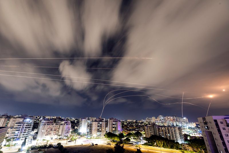 &copy; Reuters. Israel's Iron Dome anti-missile system intercepts rockets launched from the Gaza Strip, as seen from Ashkelon, in southern Israel, October 14, 2023. REUTERS/Amir Cohen