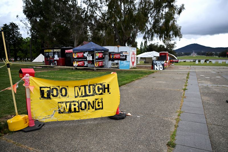 &copy; Reuters. A ‘No’ sign sits in front of the Tent Embassy near the Old Australian Parliament House as voters arrive during The Voice referendum, in Canberra, Australia, October 14, 2023. REUTERS/Tracey Nearmy